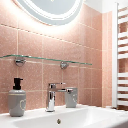 Moderne - 3 Frontieres - Aeroport De Bale - Parking