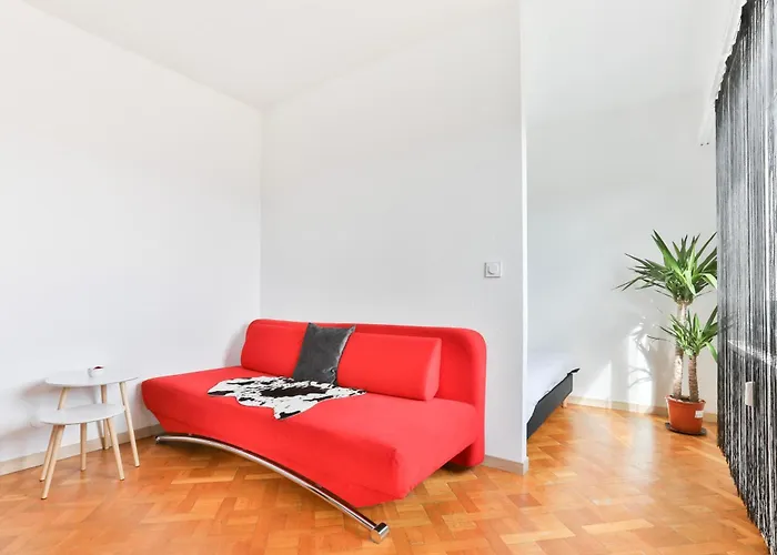 Moderne - 3 Frontieres - Aeroport De Bale - Parking * Saint-Louis (Haut-Rhin)